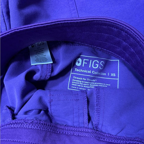 FIGS Ultraviolet Scrub Set - Picture 4 of 4